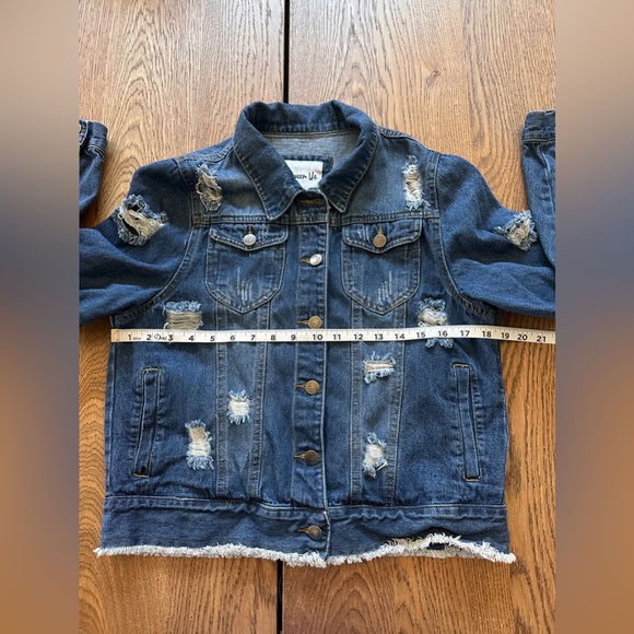 Between Us. Classic Blue Distressed Jean Jacket LARGE - Picture 14 of 16
